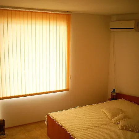 Πανσιόν Tony Σωζόπολη