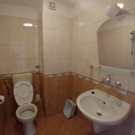 Tony Πανσιόν 3*