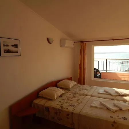 Tony Pensión Sozopol