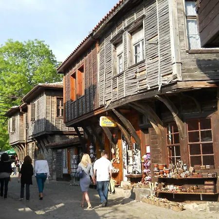 Tony Pensión Sozopol