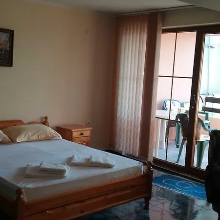 Tony Pensión Sozopol